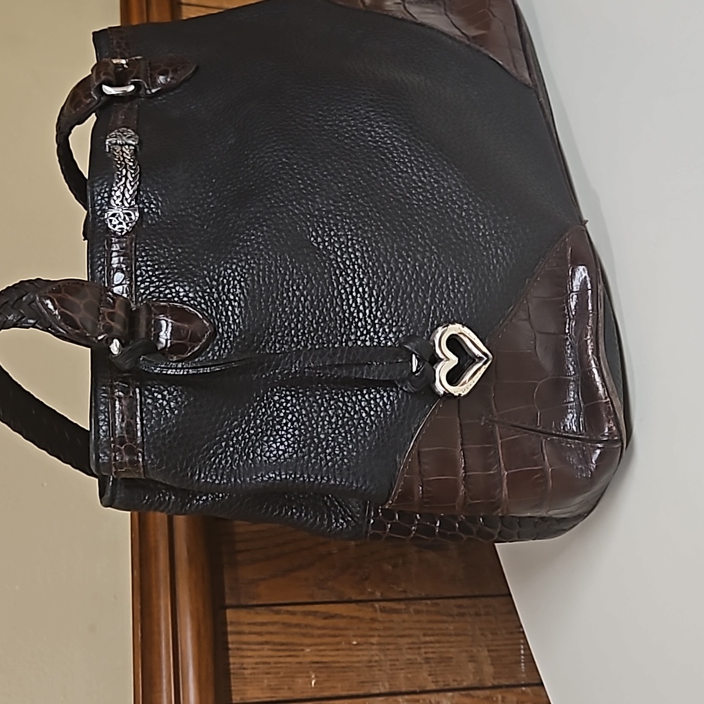 Brighton Vintage Leather Shoulder Bag - Picture 4 of 17